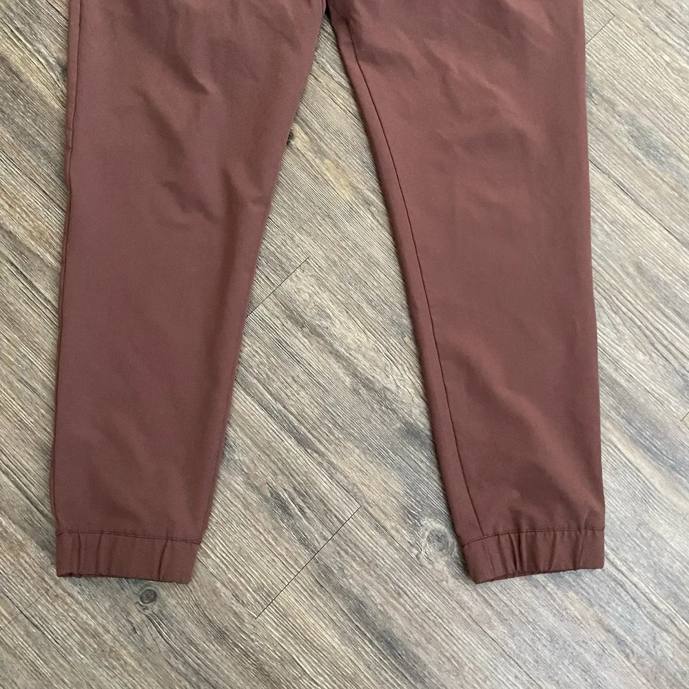 Vuori Transit Technical Joggers Mens X-Large Rust Performance Stretch Pants V417 - Picture 2 of 9